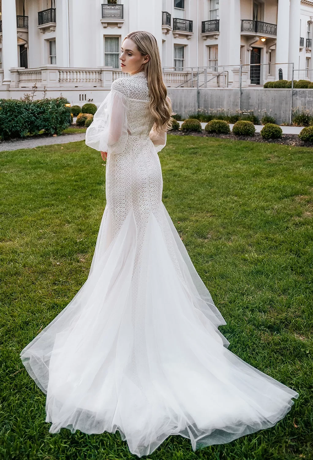 knee length dresses for ladies High Neck Long Sleeves Tulle Princess Wedding Dress Lace Edge