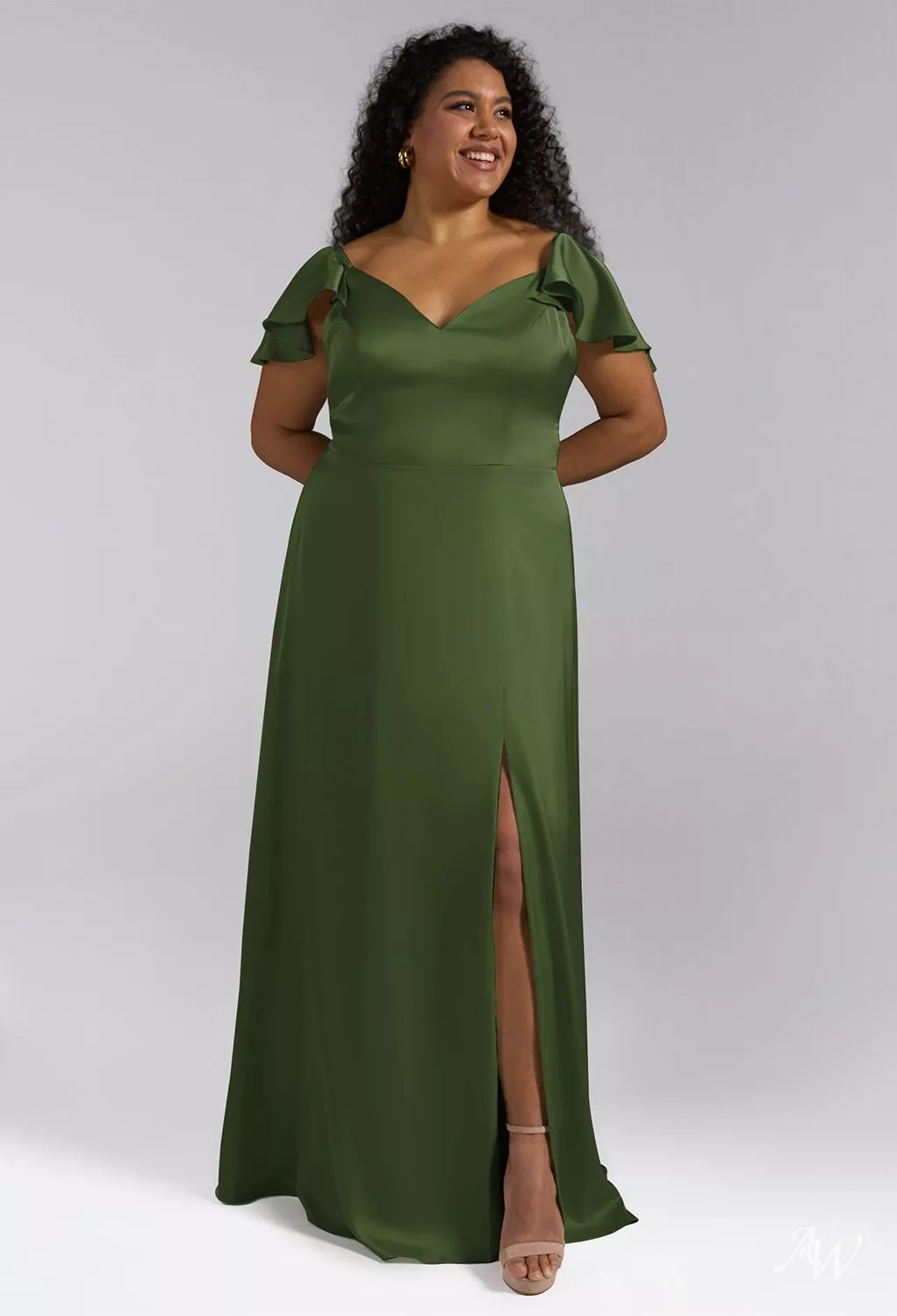 green emerald velvet dress Final Sale Plus Size Sleeveless Maxi Dress in Olive – Chic And Curvy main image 1