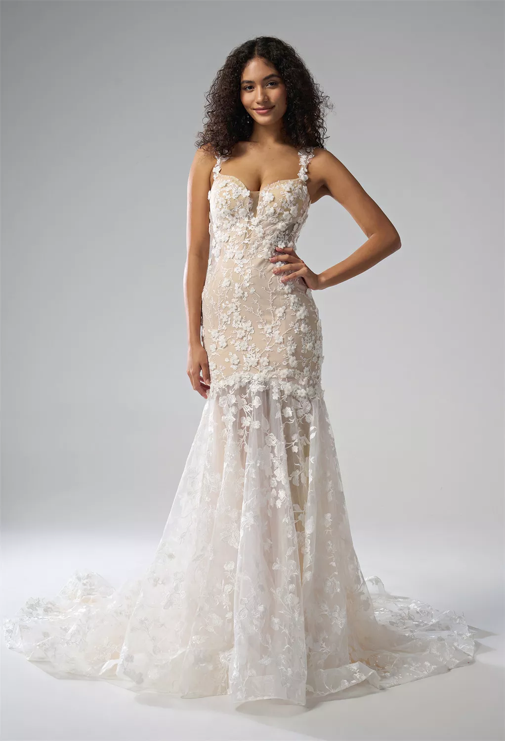 AW Ikhshid Hochzeitskleid