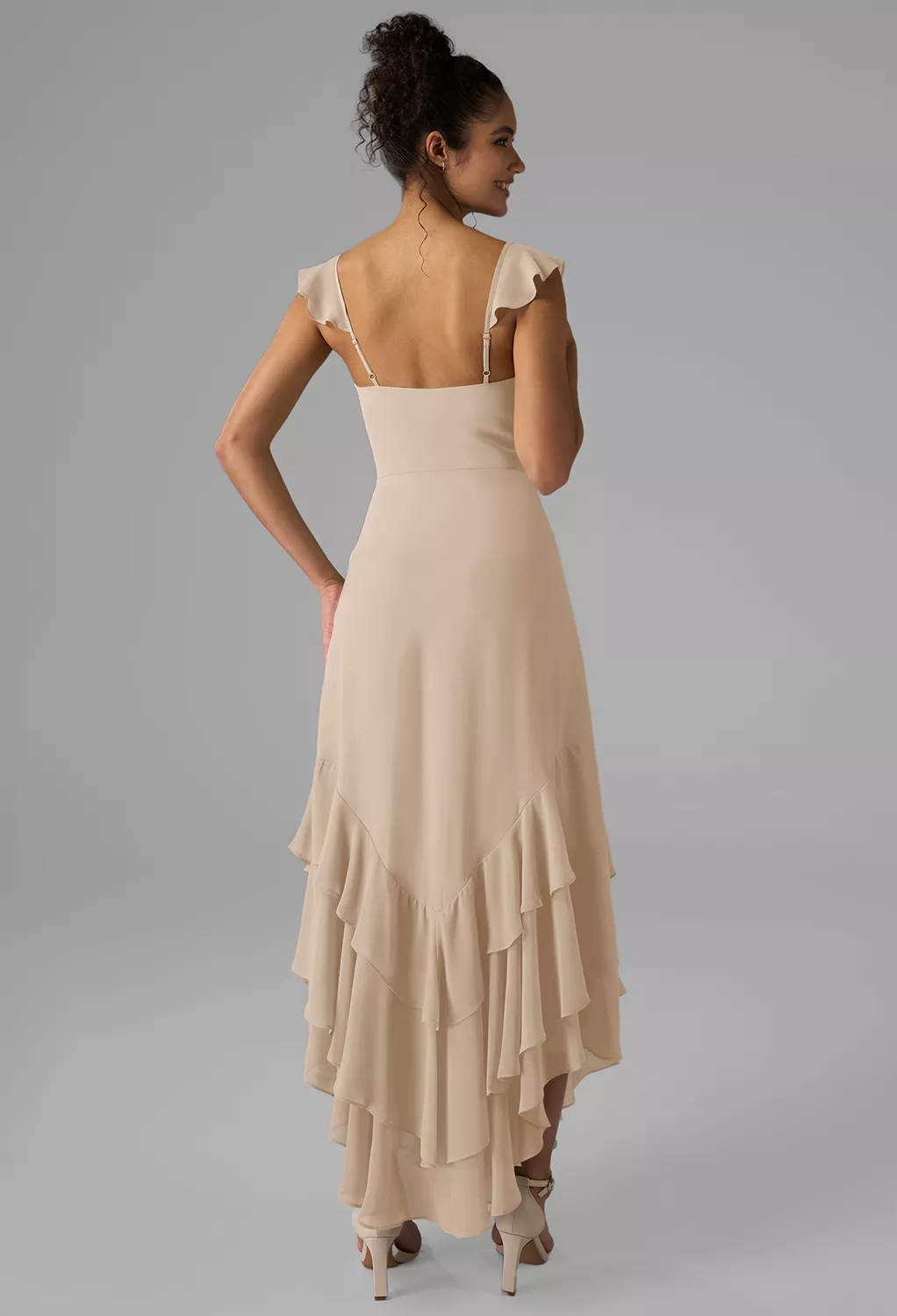 champagne bridesmaid dresses ireland 3 Reasons Why Champagne Bridesmaid Dresses Are So Classy