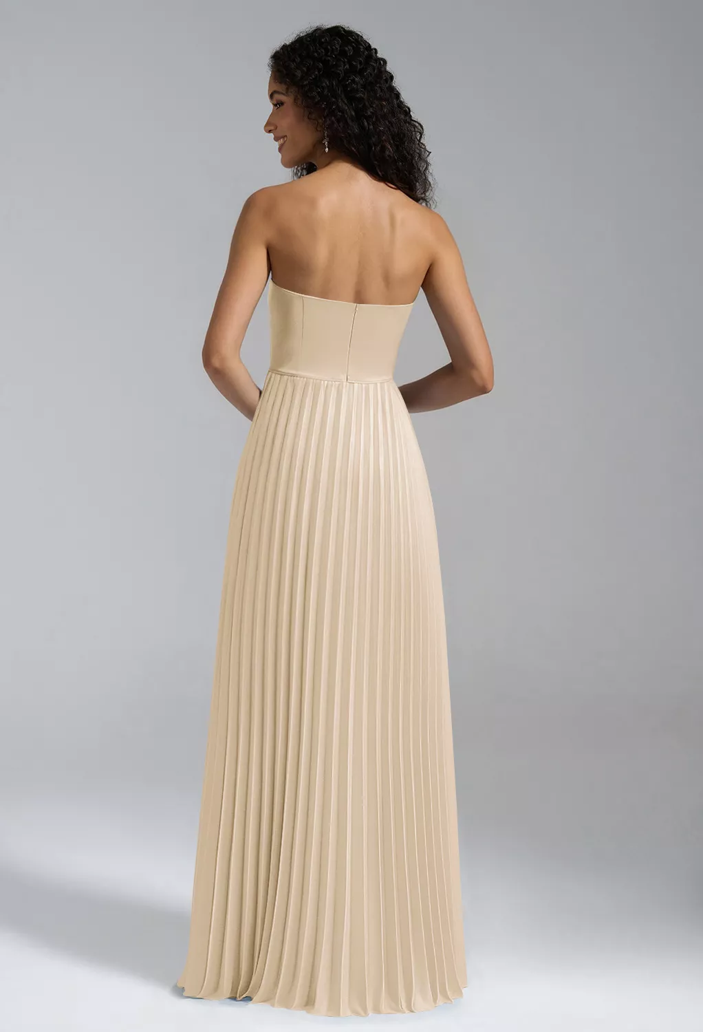 champagne bridesmaid dresses ireland 3 Reasons Why Champagne Bridesmaid Dresses Are So Classy