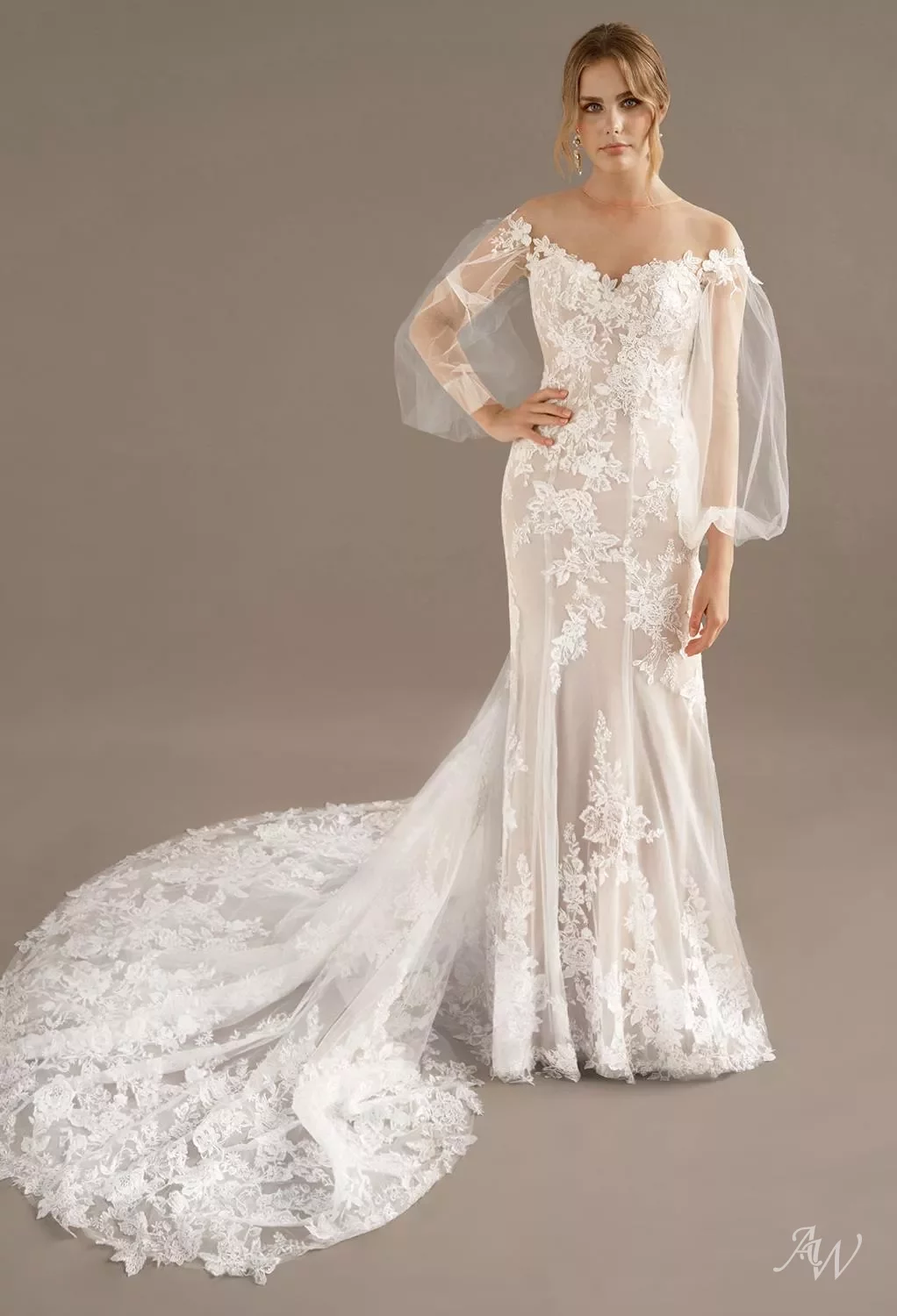 chinese dress ladies Vintage Column Satin Lace Long Sleeve White Wedding Dress with Appliques
