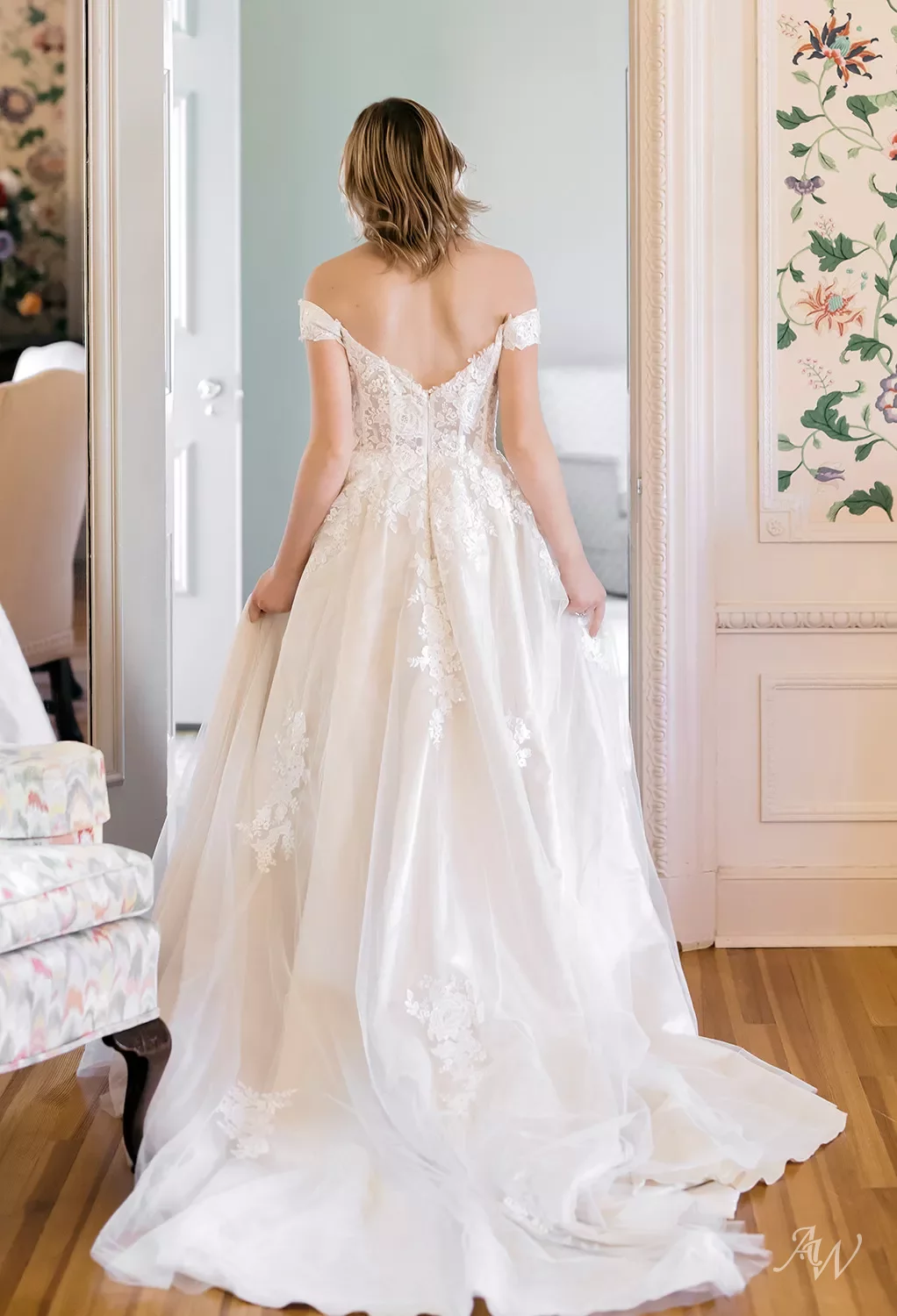 AW Pope Wedding Dress, Tulle Floor Length Sweetheart Neckline