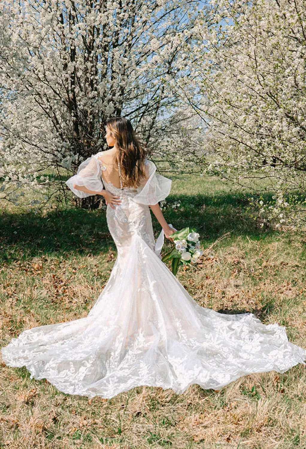 （専用）洋書　VOGUE WEDDINGS BRIDES DRESS Amazon.com: Vogue Weddings: Brides, Dresses, Designers