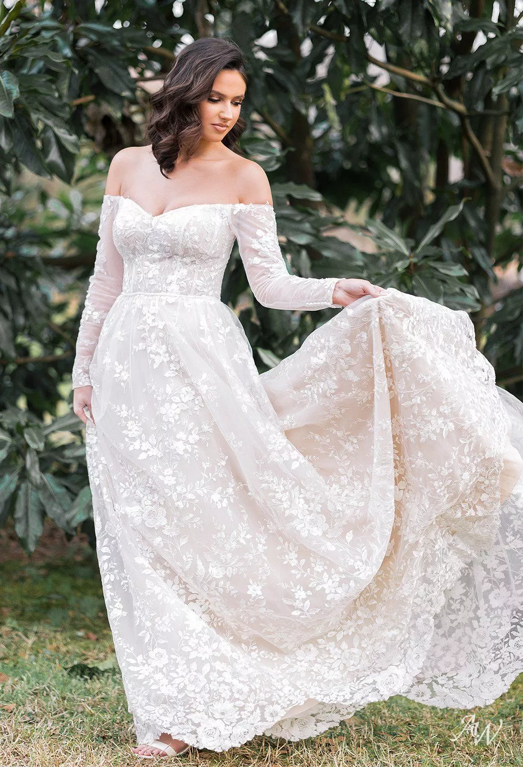white floor length long sleeve dress Tracy Studio White LONG SLEEVE TRAPEZOID NECKLINE BODYCON FULL DRESS main image 1