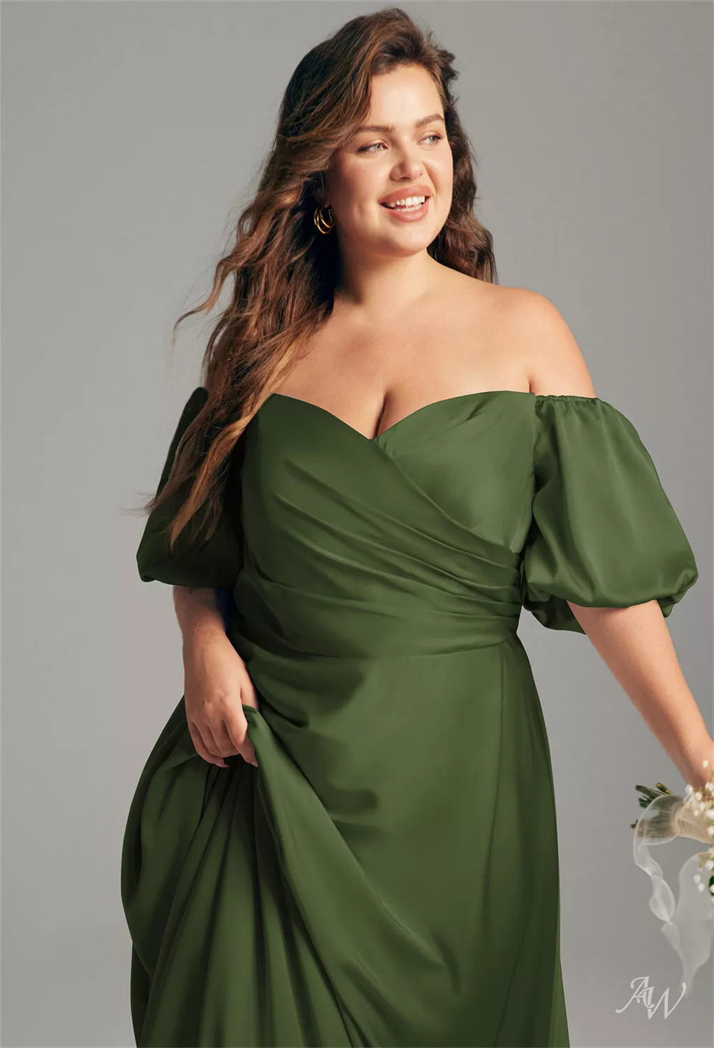 green emerald velvet dress Final Sale Plus Size Sleeveless Maxi Dress in Olive – Chic And Curvy main image 1