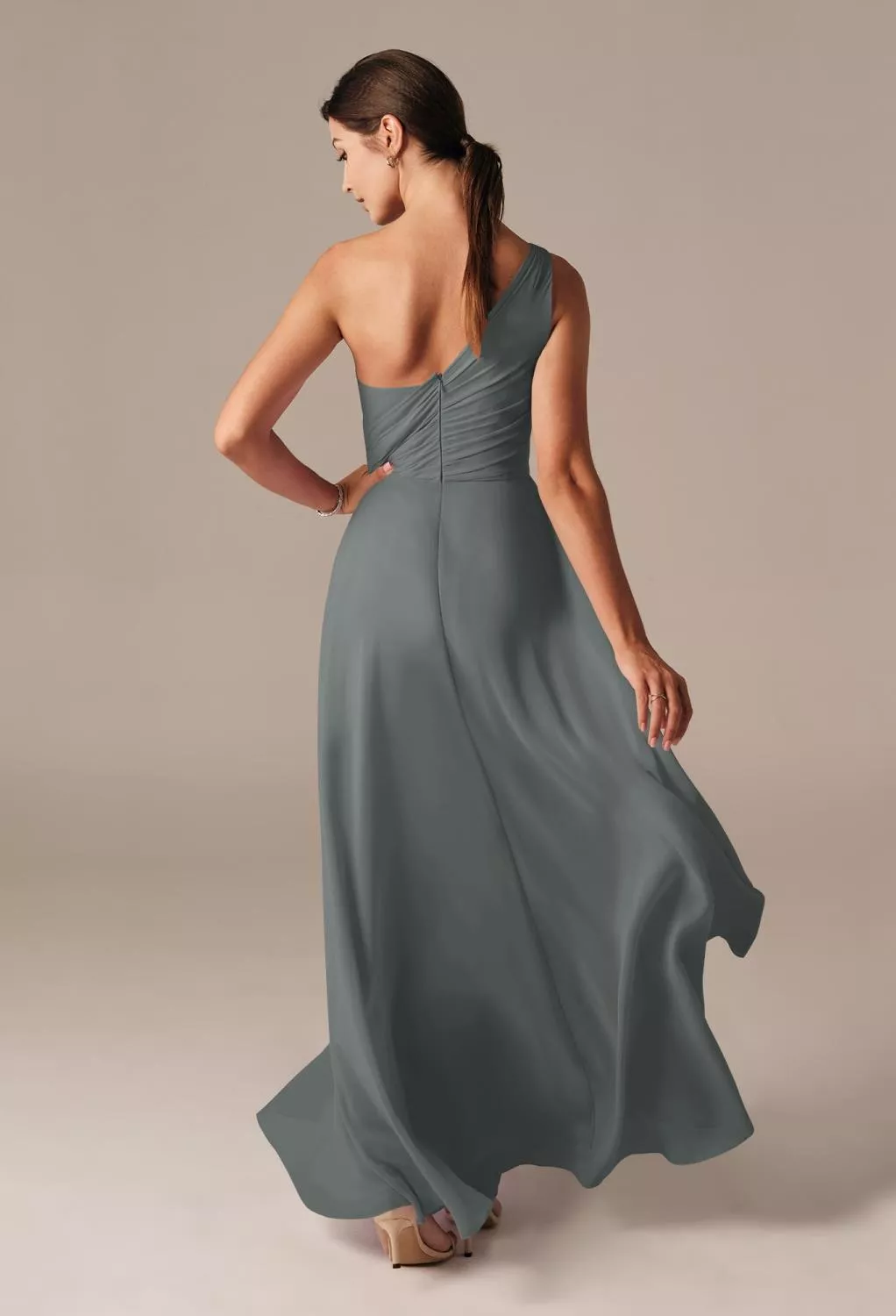 lilac long sleeve bridesmaid dress Plus Size Purple Dresses Detachable puffy sleeves Lavender / Customization and long sheer beaded cape panels Size:17-17½ 36/37 Comes in various styles Zapaka Women Metallic Strapless