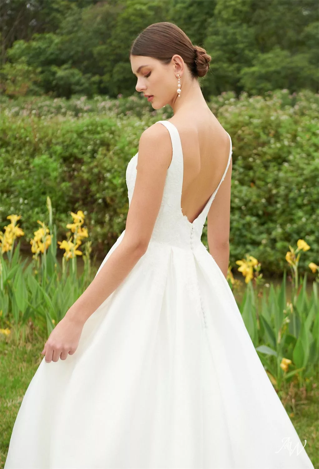green emerald velvet dress White Long Tulle Prom Dress with Pockets Meadow Green Leaf Appliques Y   Viniodress