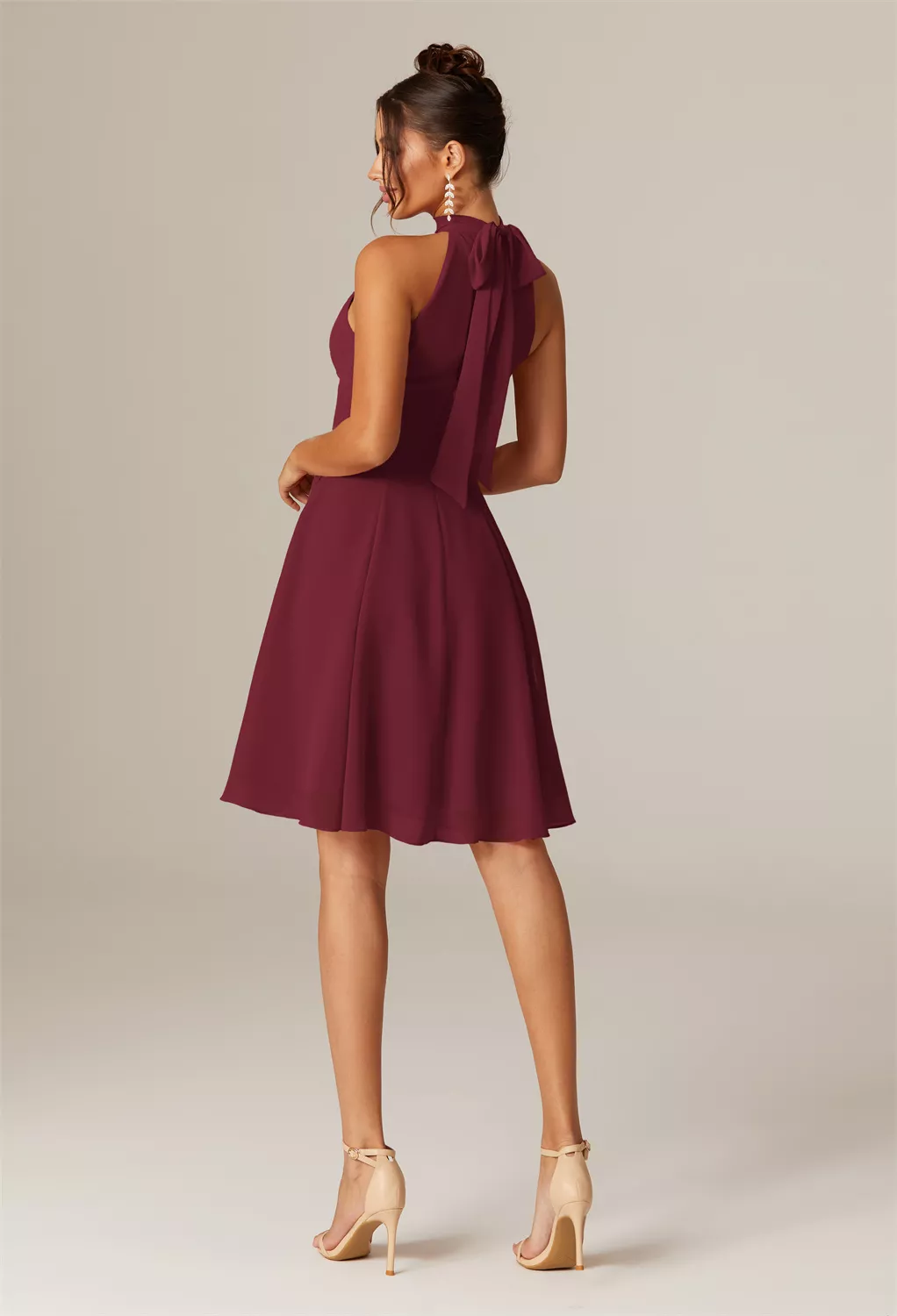 navy blue suit and burgundy dress The Midnight Wedding Maria Modes | Bridal Straps_And_Sleeves: Sleeveless this impeccably tailored suit Väri:Liila