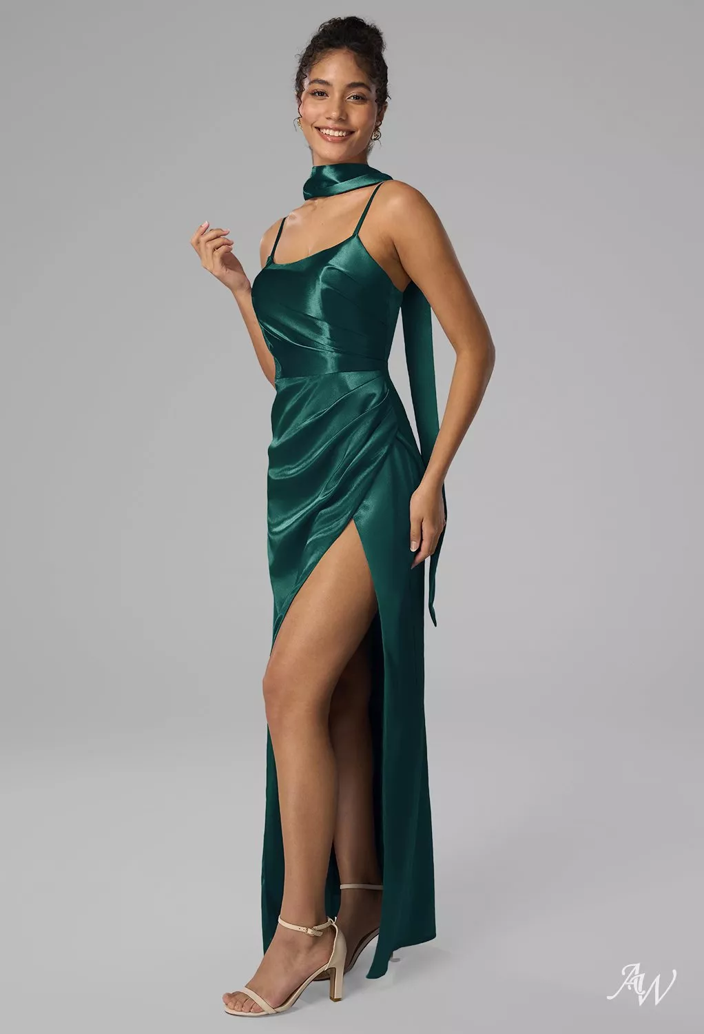 green emerald velvet dress Hunter Green Mother of The Bride Dress Sparkly Sequins Bodice V-Neck Illusion Sleeves High-Low Mother of The Bride Dresses