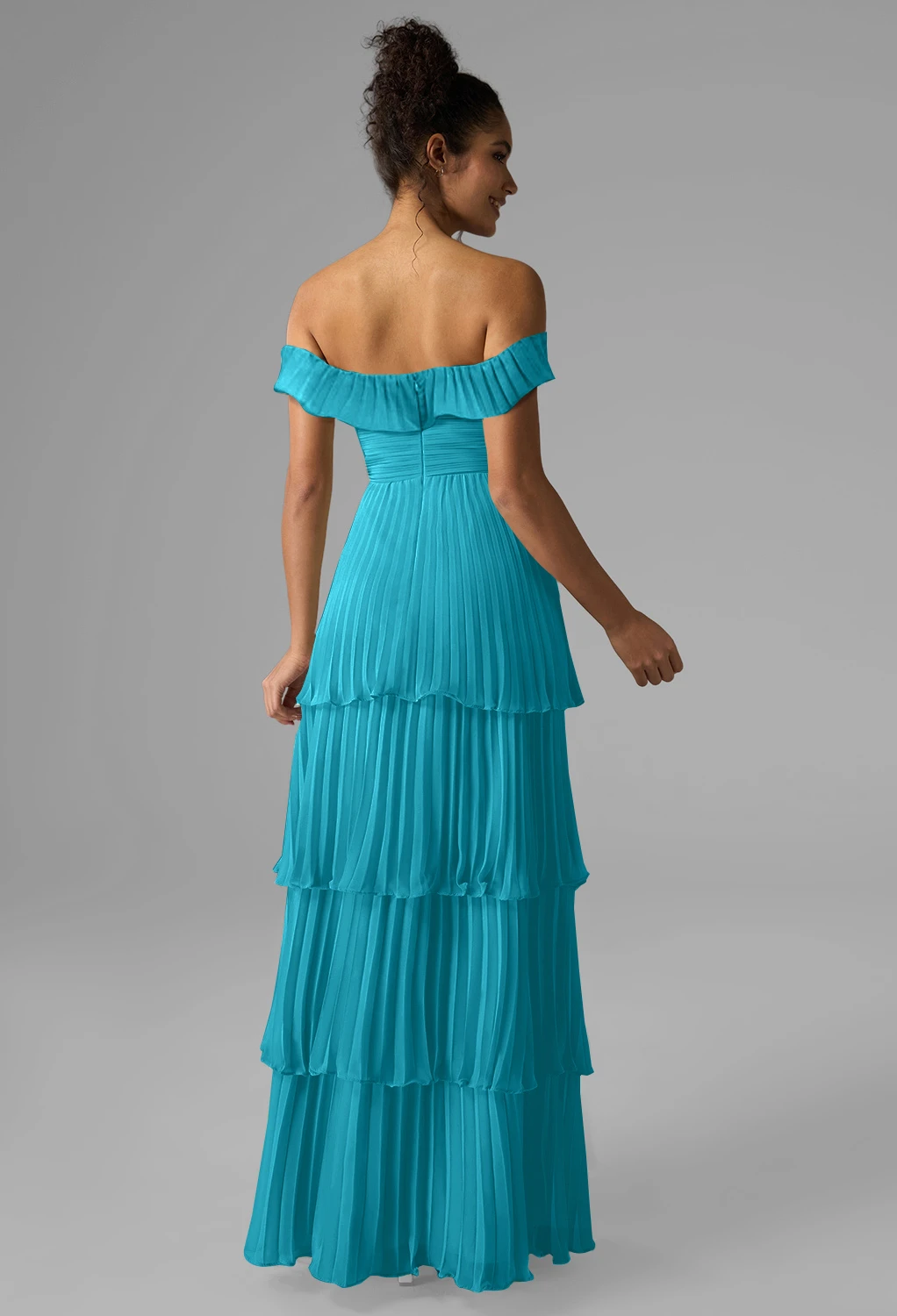 turquoise and orange bridesmaid dresses Bridesmaids in Teal with Orange and White Bouquets
