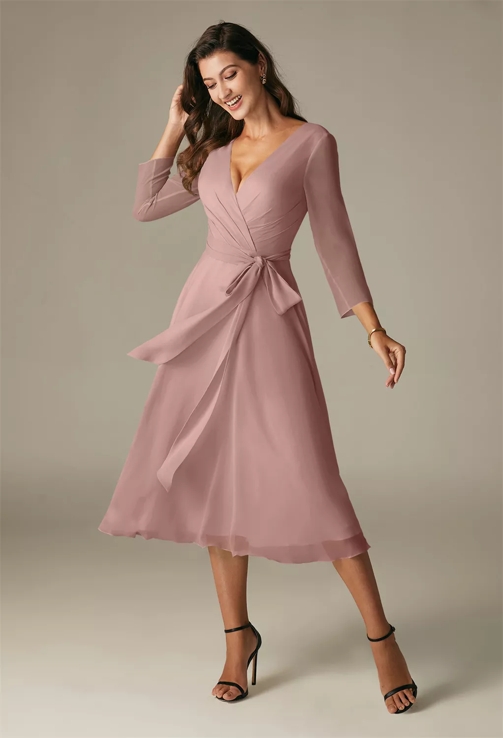 Winter wedding guest dress idea